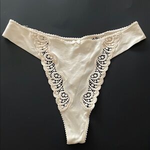 Lou embroidered thong panty made in France